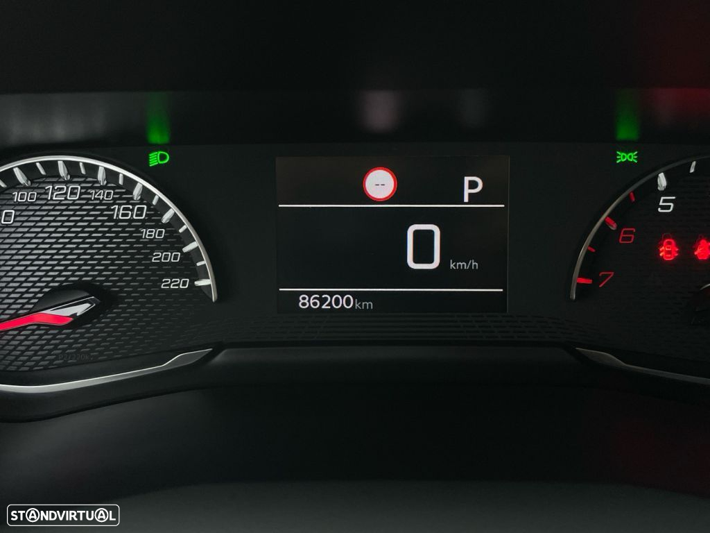 Peugeot 208 1.2 PureTech Allure EAT8 - 9