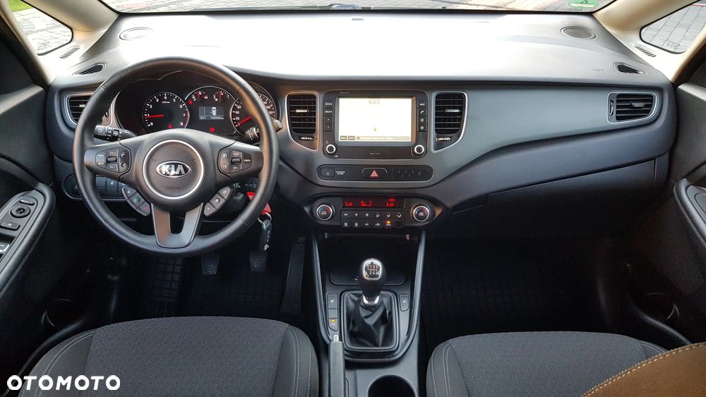 Kia Carens 1.6 GDI Dream Team Edition - 32
