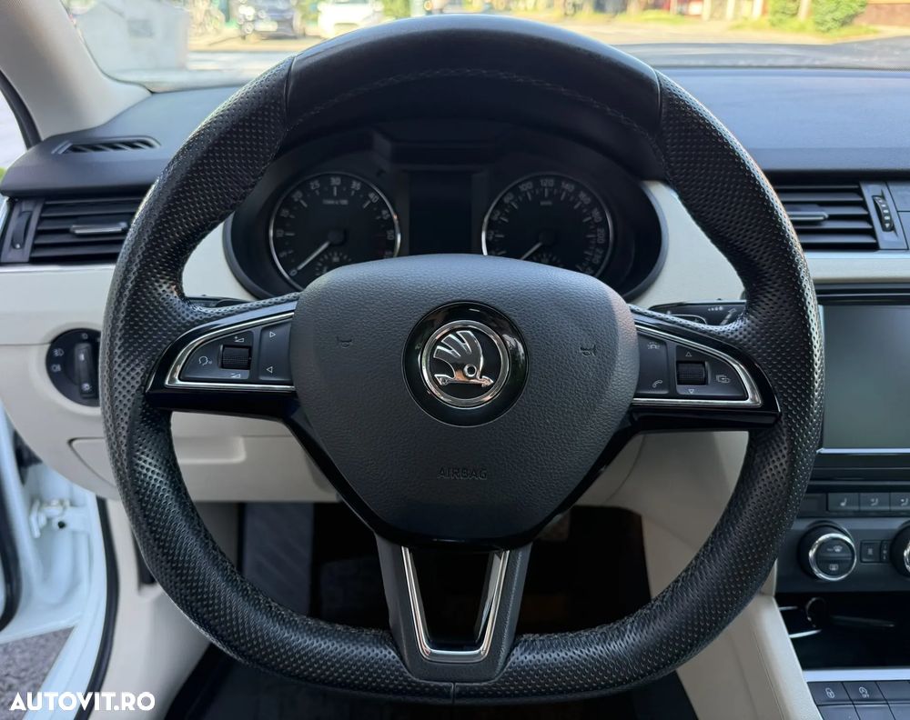 Skoda Octavia 2.0 TDI DSG Style - 9