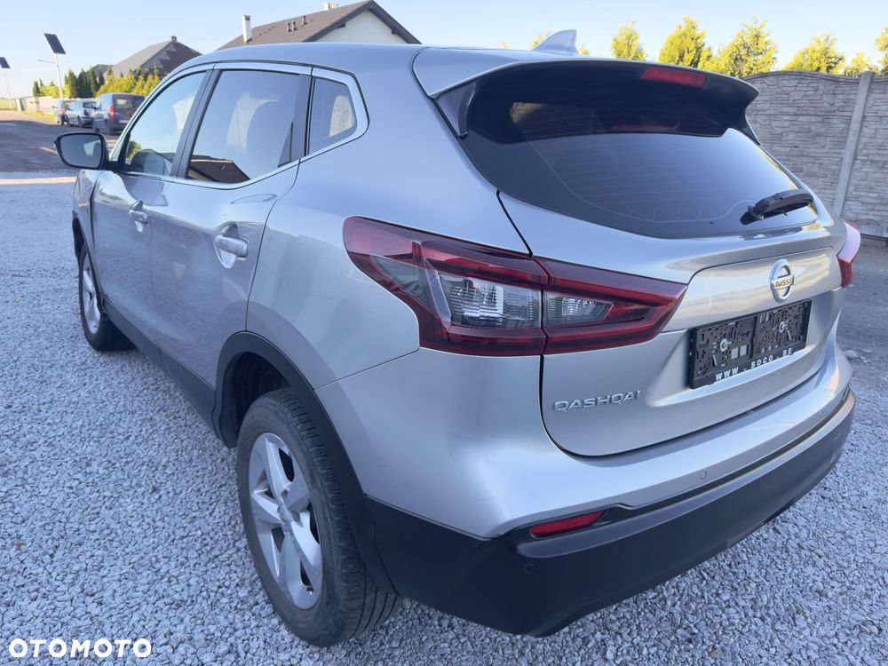 Nissan Qashqai 1.5 dCi N-Connecta - 10