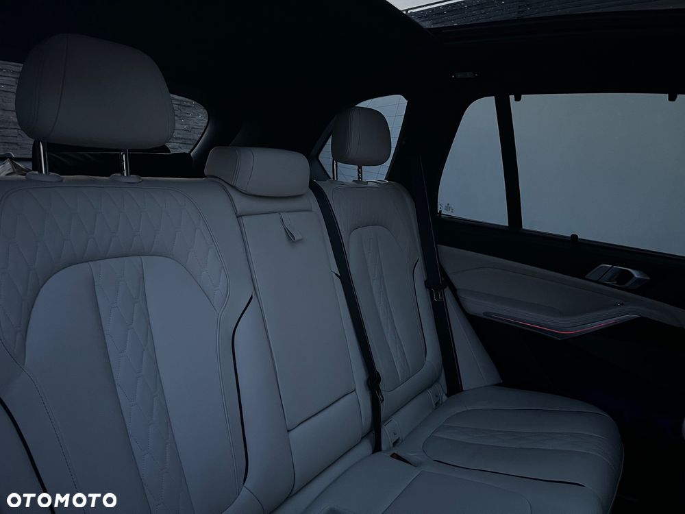 BMW X5 M M60i mHEV sport - 32