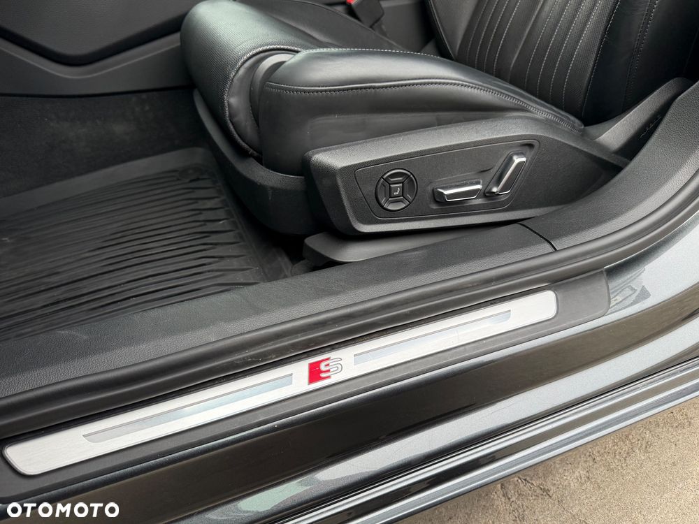 Audi A6 Avant 40 TDI quattro S tronic S line - 14