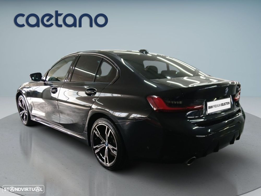 BMW 320 e Pack Desportivo M Auto - 4