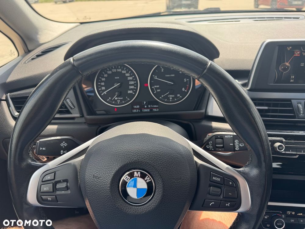 BMW Seria 2 218d - 4