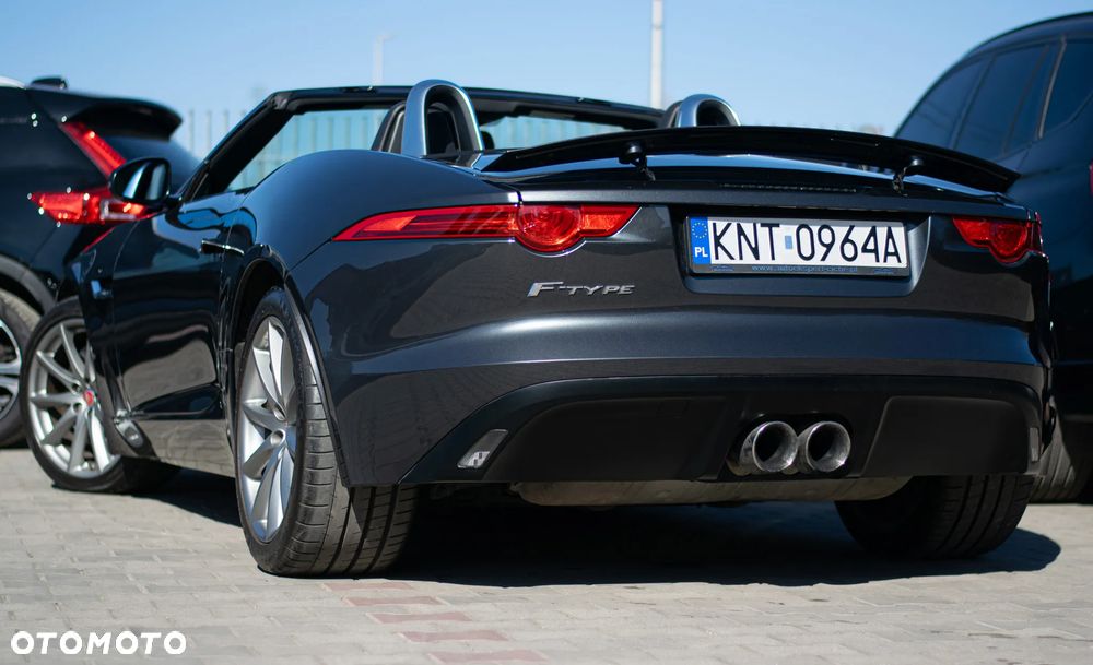 Jaguar F-Type R-Dynamic - 30