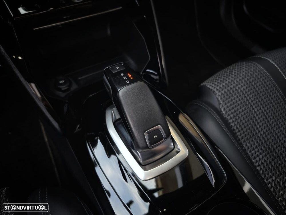 Peugeot 2008 1.2 PureTech GT Line EAT8 - 16