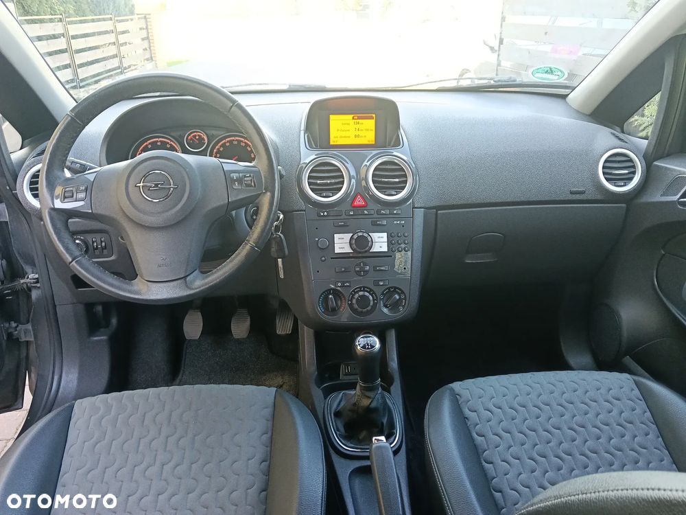 Opel Corsa 1.4 16V Innovation - 18