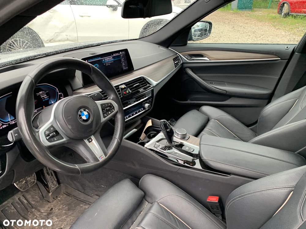 BMW Seria 5 530e iPerformance GPF M Sport sport - 24