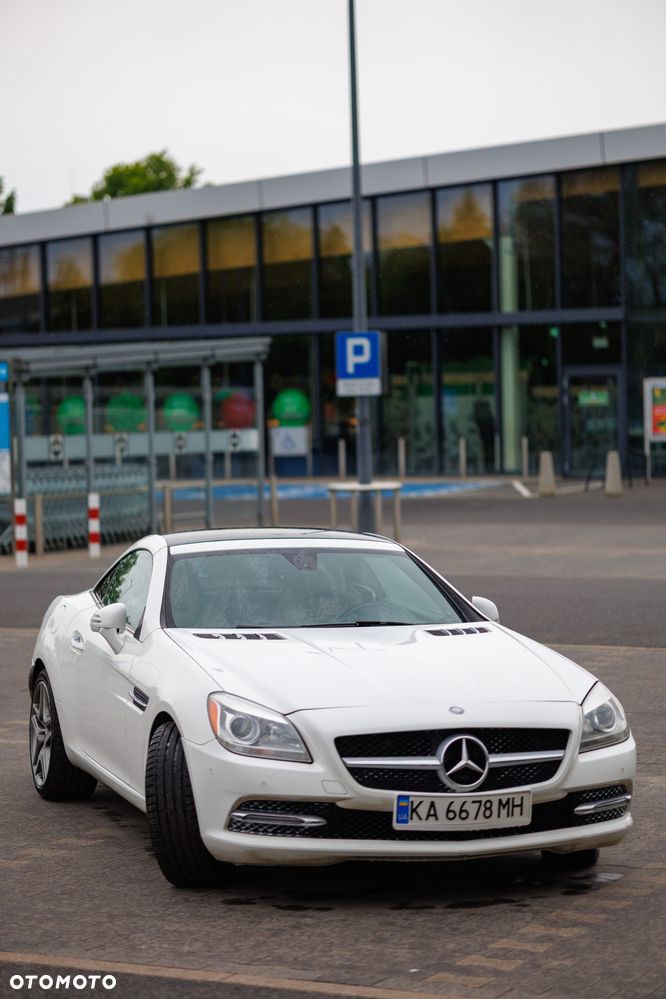 Mercedes-Benz SLK 300 9G-TRONIC - 1