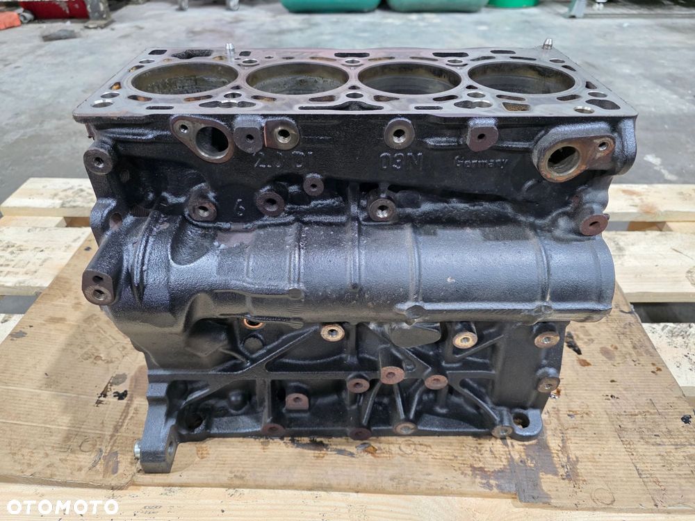 BLOK SILNIKA AUDI VOLKSWAGEN SEAT SKODA 2.0 TDI CRL 03N023A 8/26 - 1