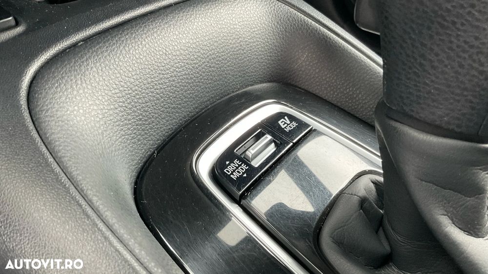 Toyota Corolla 1.8 HSD Dynamic - 32
