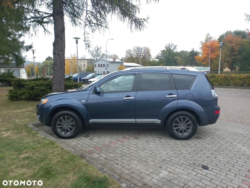 Mitsubishi Outlander - 10