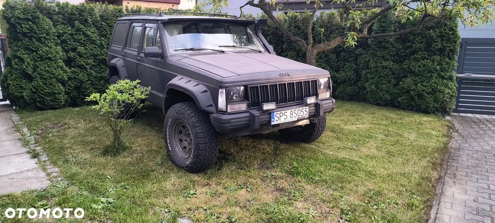 Jeep Cherokee - 1