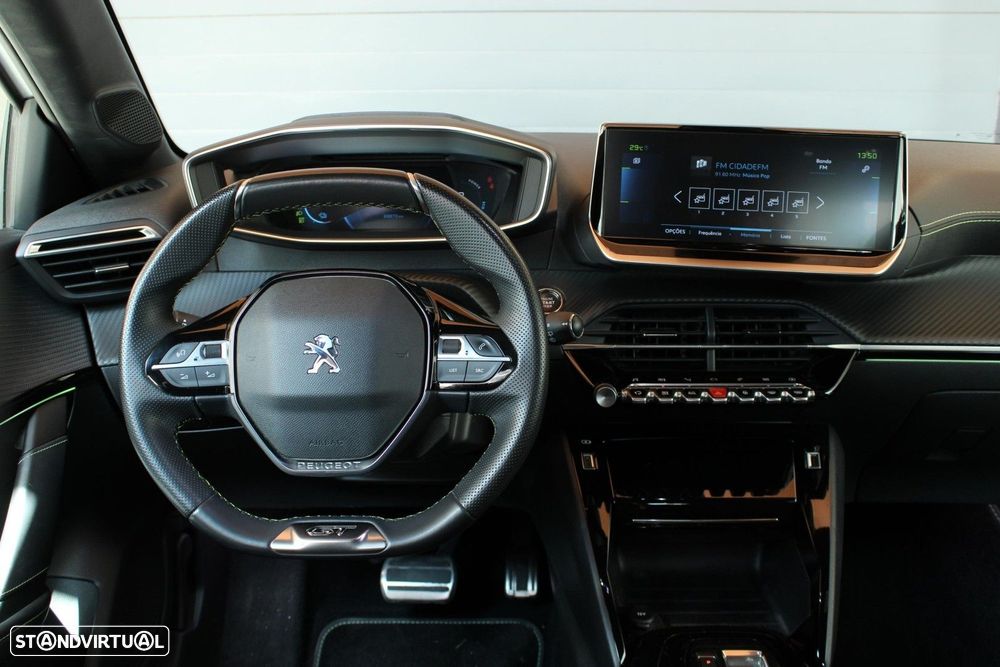 Peugeot e-208 GT+ - 24