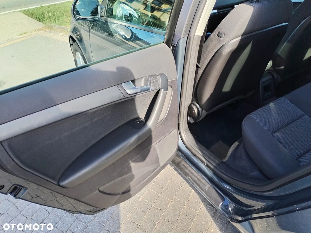 Audi A3 Sportback 1.6 Ambiente - 25