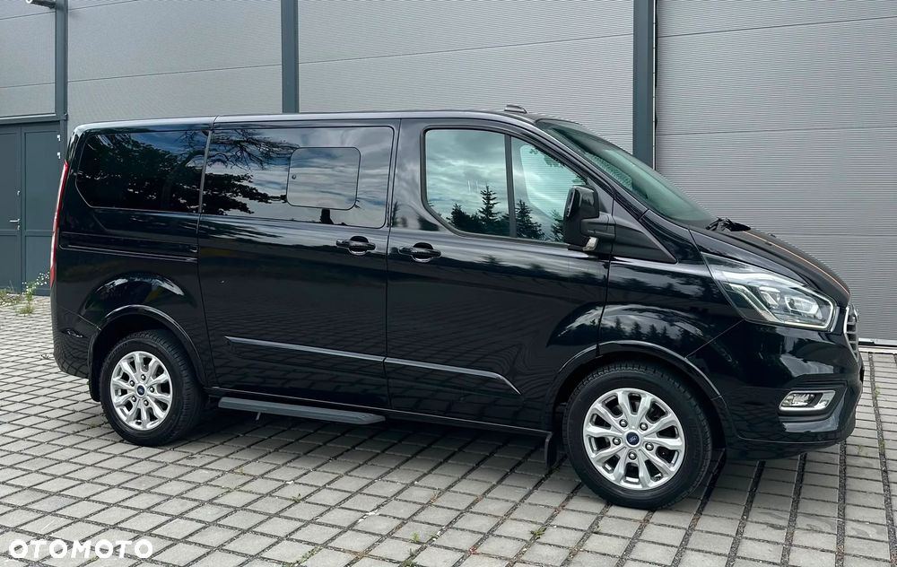 Ford Tourneo Custom - 9