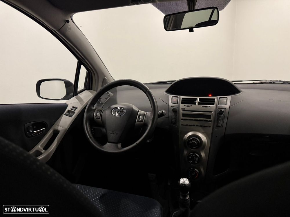 Toyota Yaris 1.4 D-4D SE Sport - 26