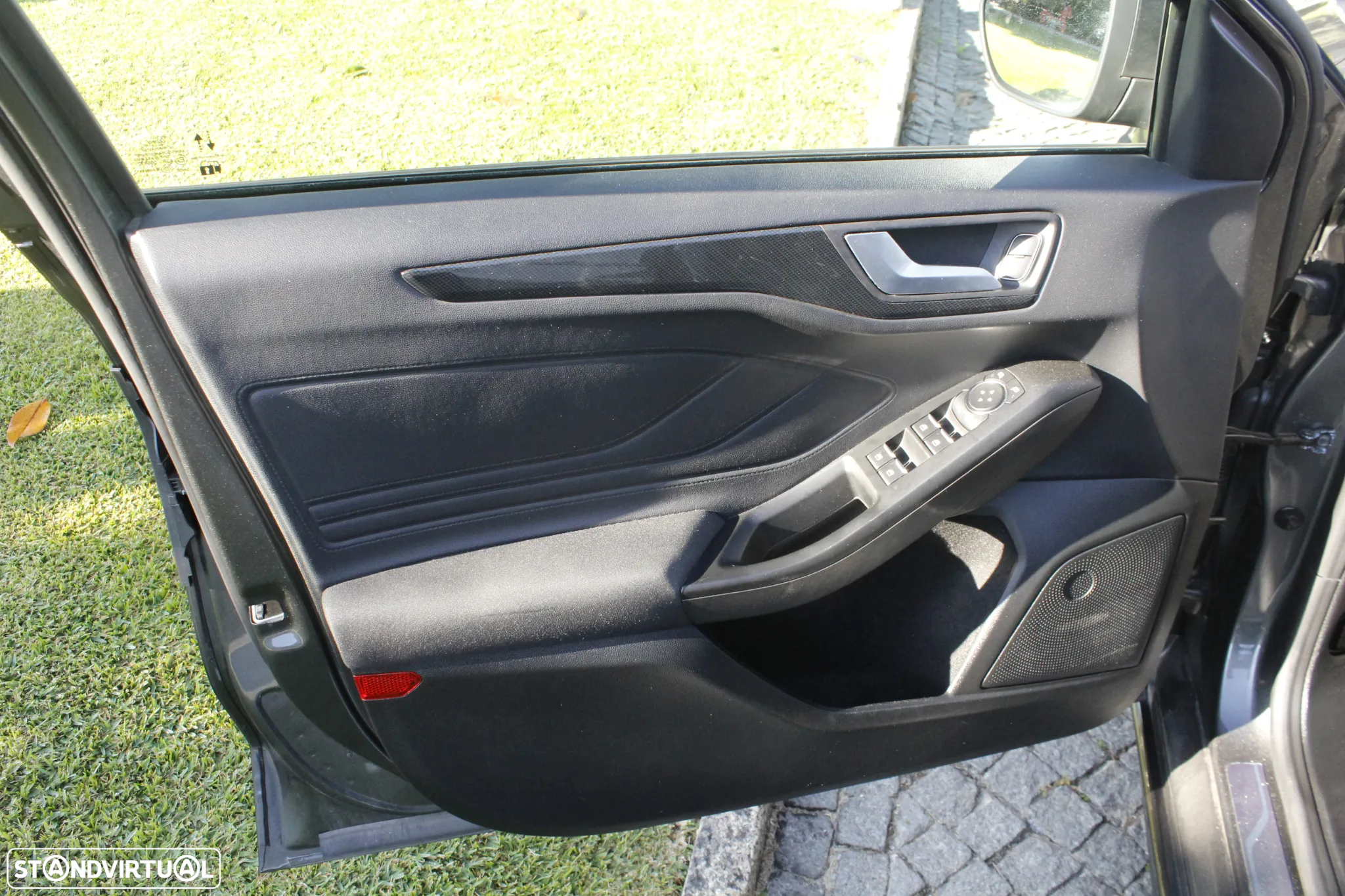 Ford Focus 1.0 EcoBoost MHEV ST-Line - 19