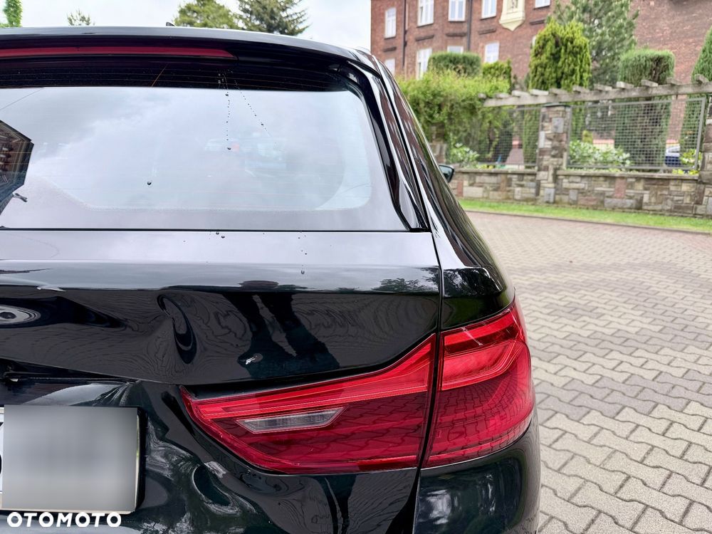 BMW Seria 5 525d Luxury Line - 12