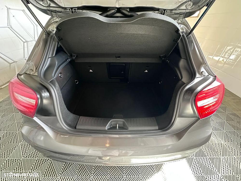 Mercedes-Benz A 45 AMG 4Matic Speedshift 7G-DCT - 14