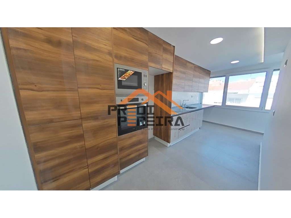 Imóvel T3, totalmente remodelado, com acabamentos de qualidade. - Grande imagem: 3/22