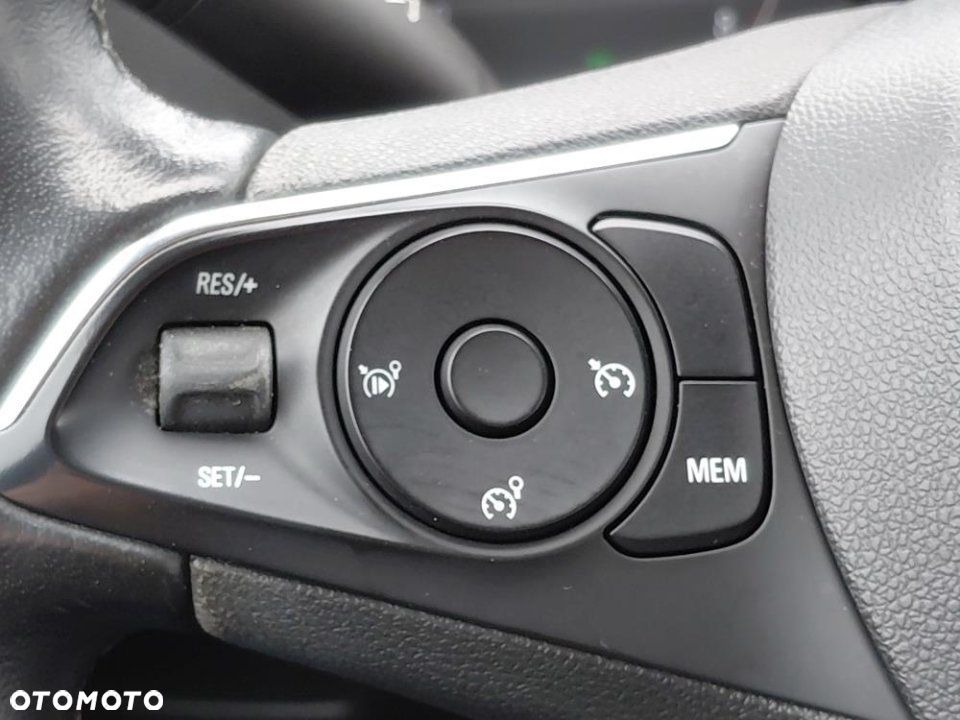 Opel Crossland X - 6