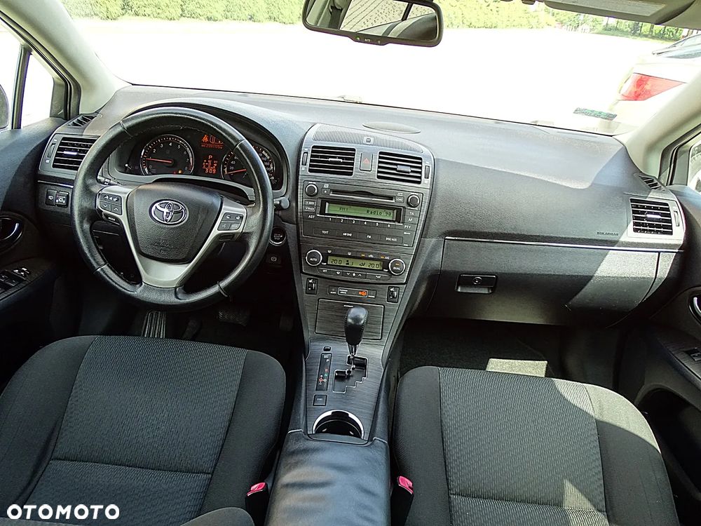 Toyota Avensis 1.8 Premium EU5 MS - 19