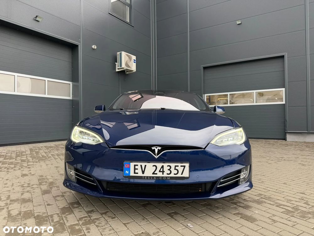 Tesla Model S - 9