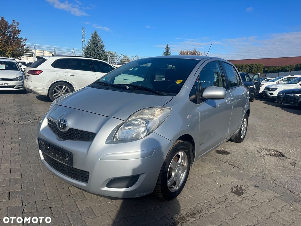 Toyota Yaris 1.0 Entry EU5 - 6