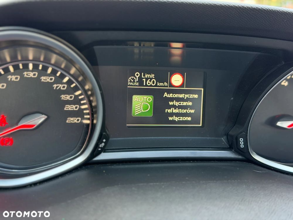 Peugeot 308 1.2 PureTech Allure S&S - 29