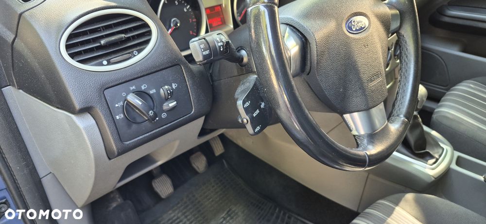 Ford Focus 1.6 16V Ambiente - 19