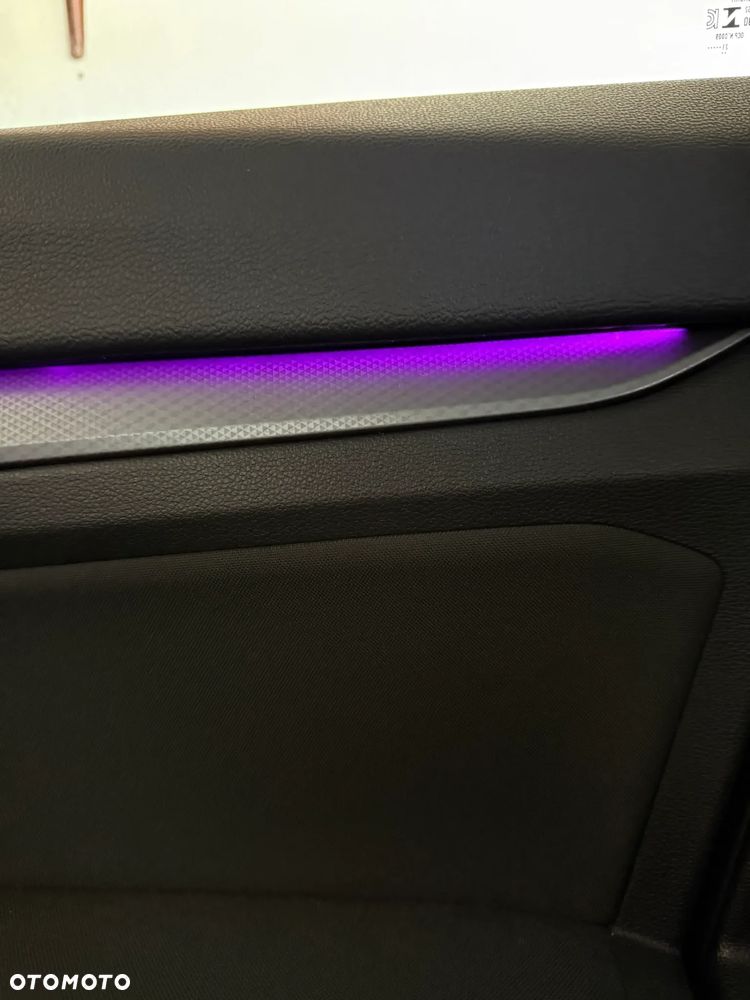 Volkswagen Golf 2.0 TDI SCR DSG Active - 24