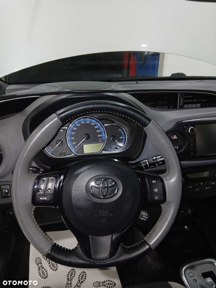 Toyota Yaris - 22