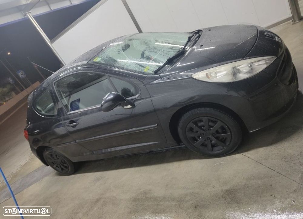 Peugeot 207 1.4 HDi Urban - 1