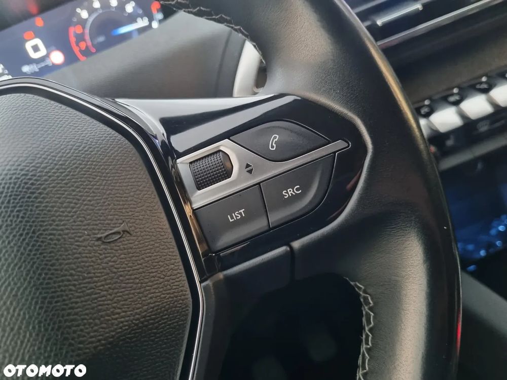 Peugeot 3008 1.2 PureTech Allure S&S - 18