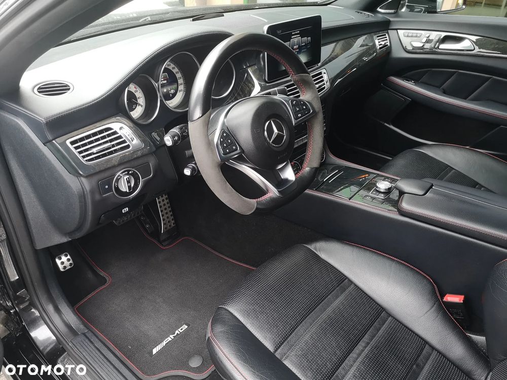 Mercedes-Benz CLS - 10