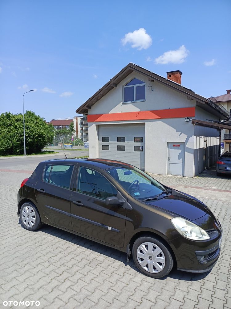 Renault Clio - 2