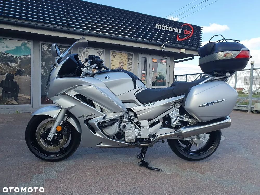 Yamaha FJR - 2