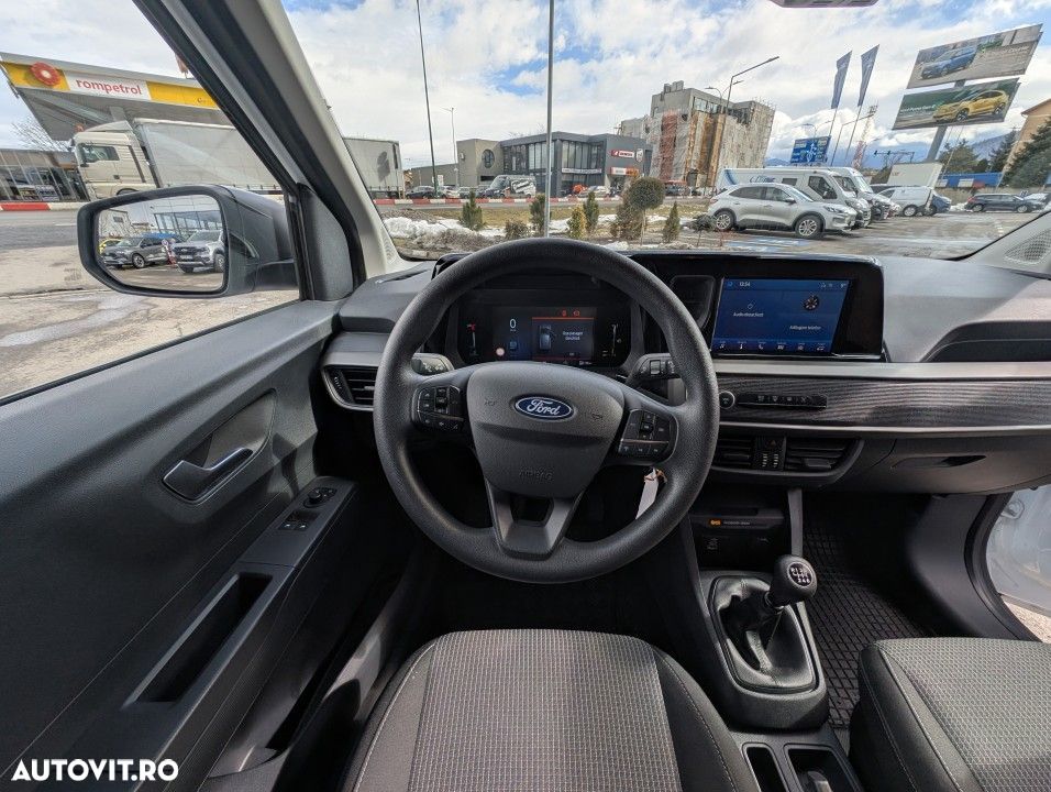 Ford Transit Courier - 11