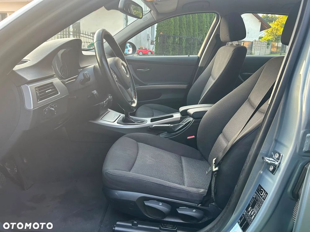 BMW Seria 3 320d - 10