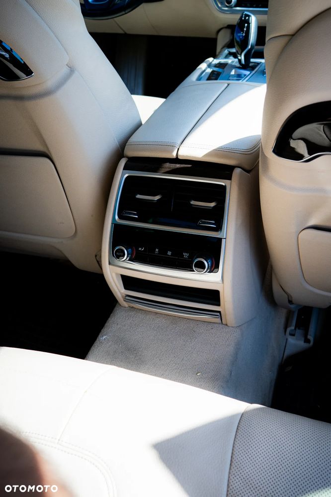BMW Seria 7 730d xDrive - 21