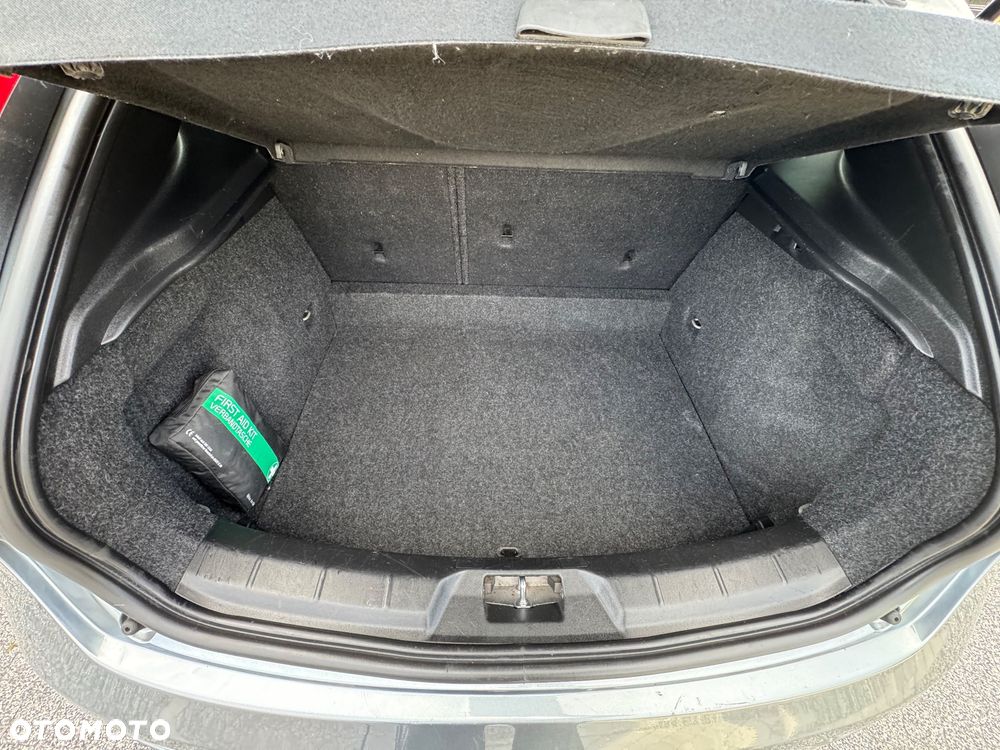 Volvo V40 D2 Summum - 17