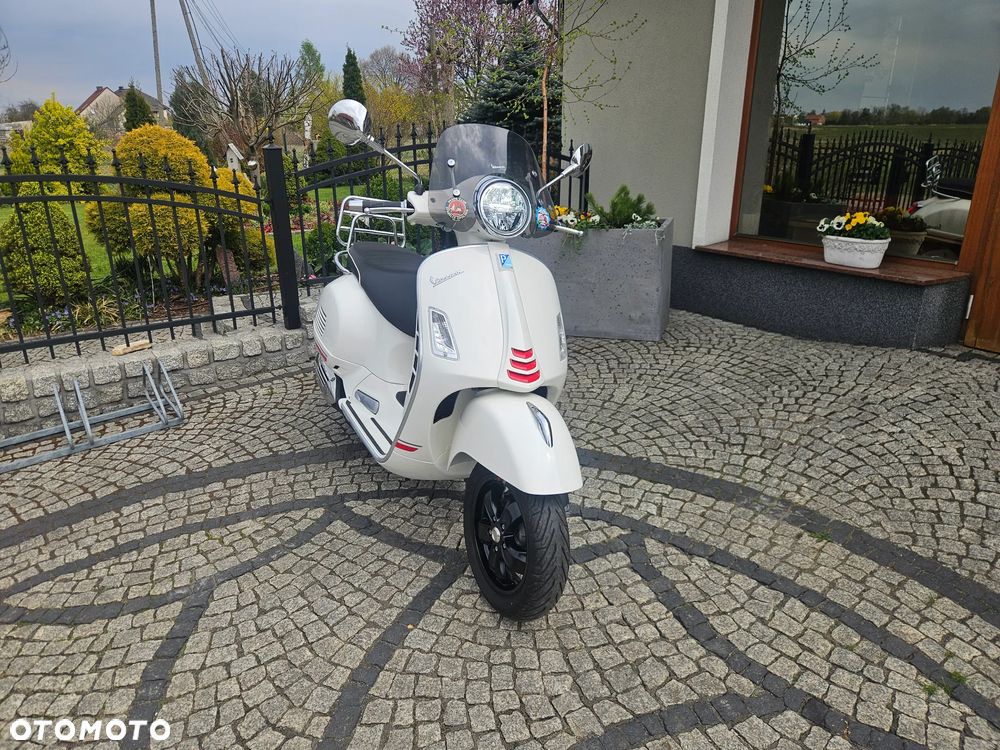 Vespa GTS - 2