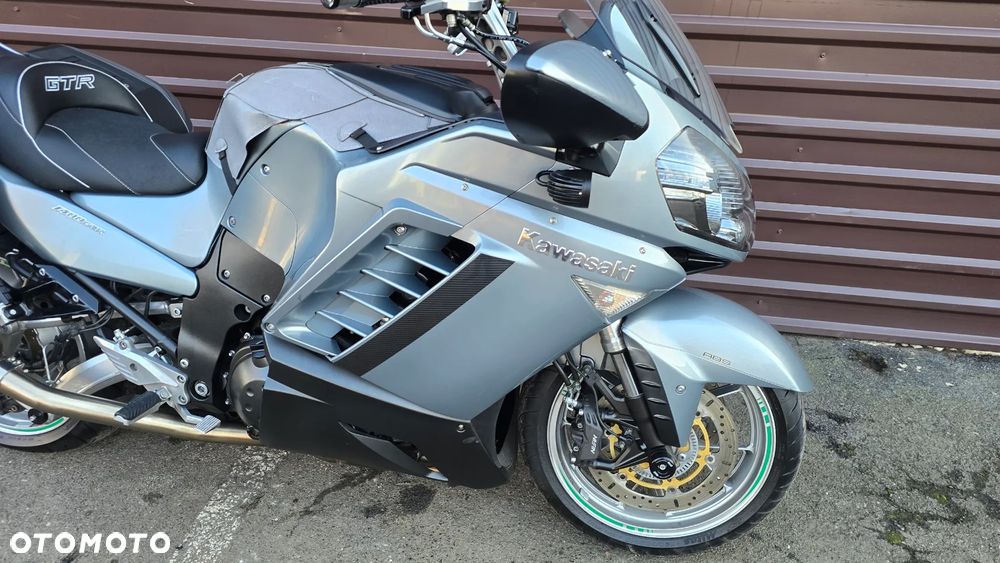 Kawasaki GTR - 14