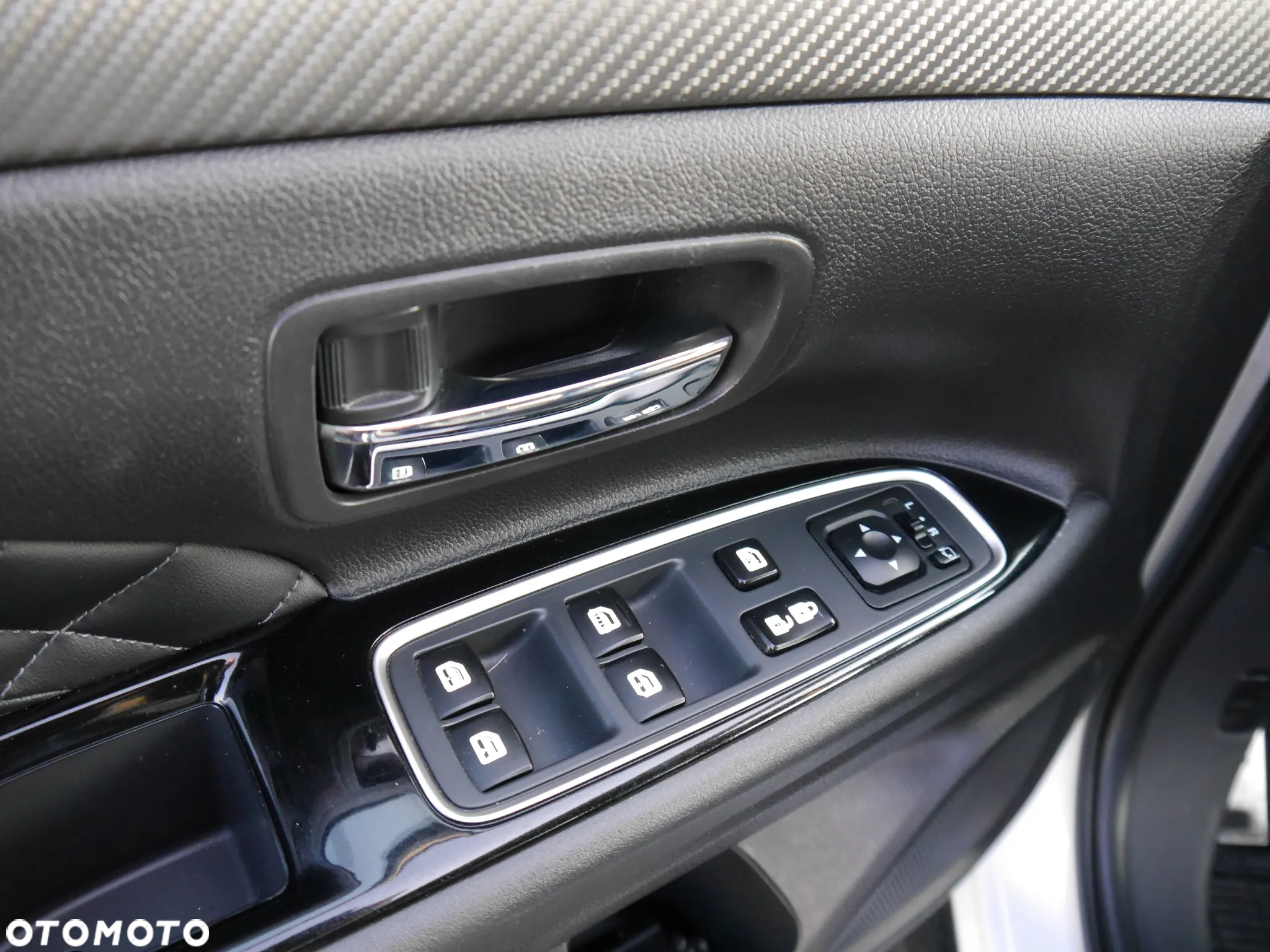 Mitsubishi Outlander 2.0 Intense 4WD CVT - 13
