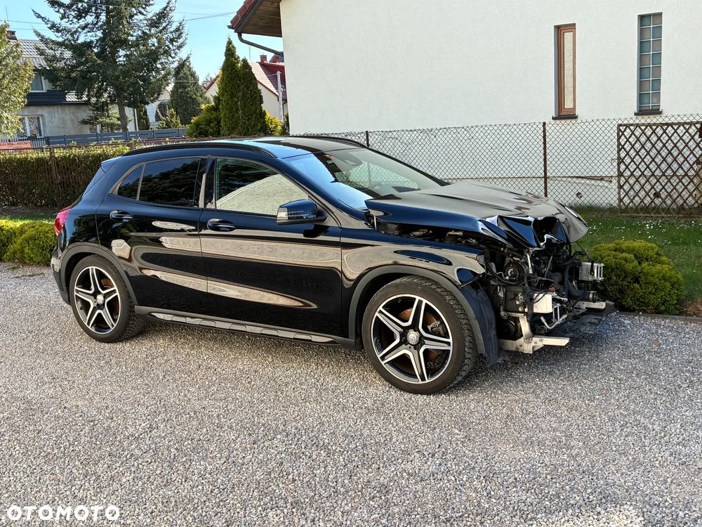 Mercedes-Benz GLA 220 d 4Matic 7G-DCT AMG Line - 4