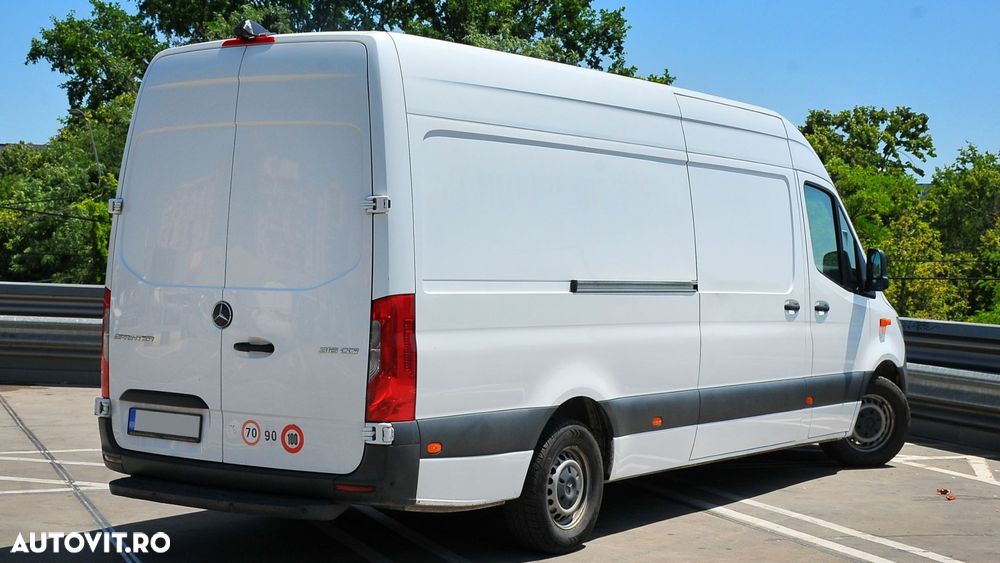 Mercedes-Benz Sprinter - 4