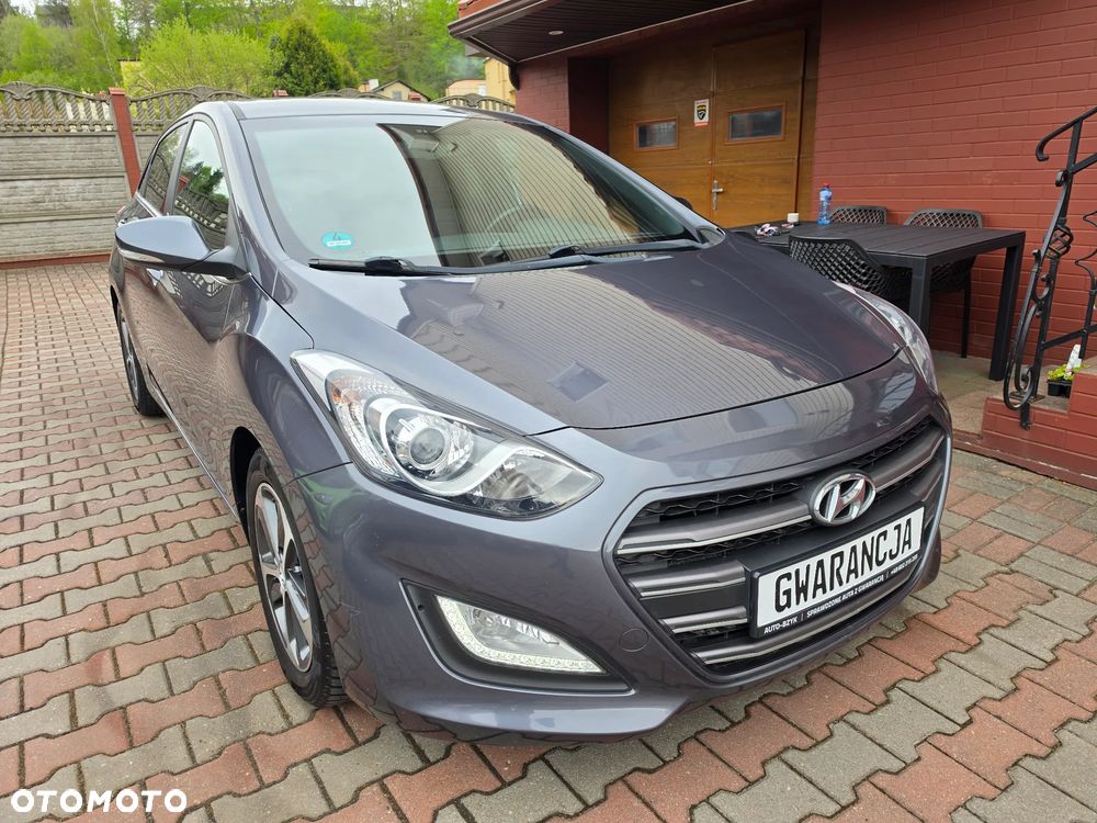 Hyundai i30 blue 1.6 GDI Passion - 1