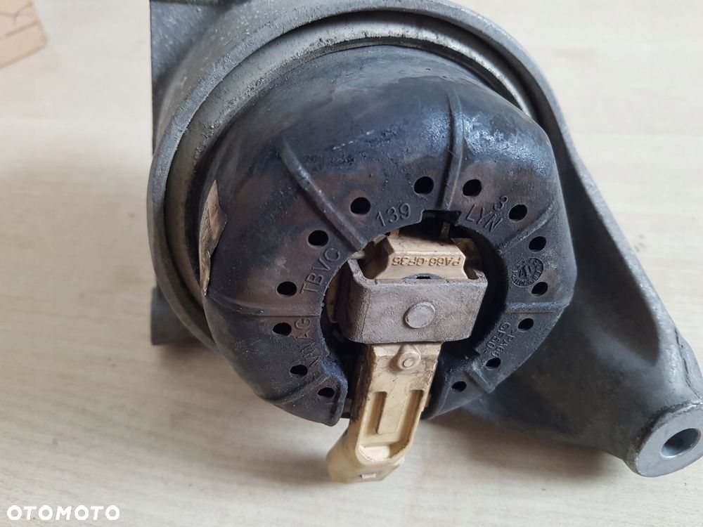 audi a4 b9 poduszka silnika łapa 8w0199371at - 5