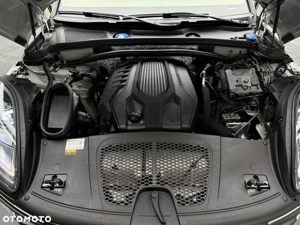Porsche Macan T - 24